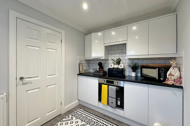 36, Morton Crescent, Great Yarmouth photo 2