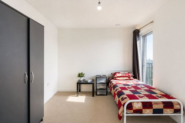 Flat 71, Cornwell House, 13, Ron Leighton Way, London photo 4