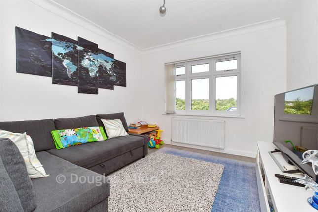 237, Chigwell Road, Woodford Green photo 4