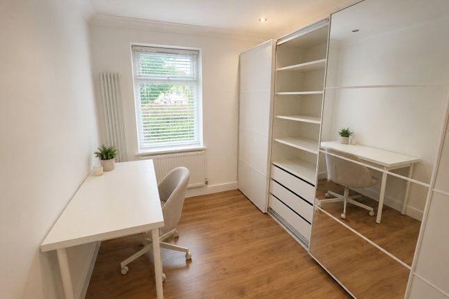 34, Kingston Road, Greater London photo 5