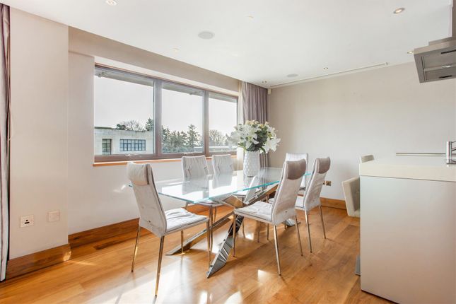 Flat for sale in Charters Road, Sunningdale, Ascot