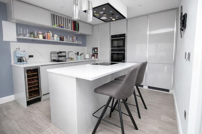 8, Siskin Drive, Hemel Hempstead photo 3