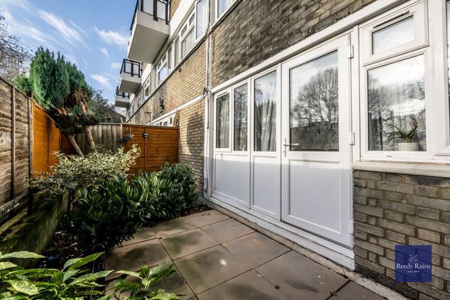 Flat for sale in St. Martin's Road, London