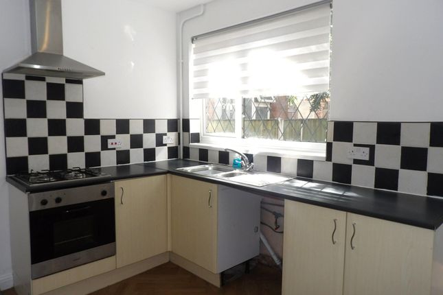 6 Riviera Parade, Doncaster photo 4