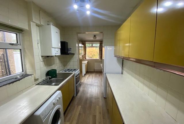38 Hogarth Gardens, Hounslow photo 2