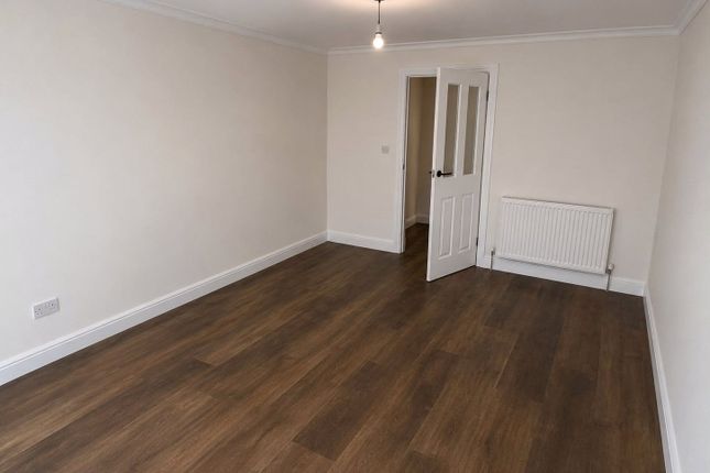 79, Kingsbury Drive, Windsor photo 3