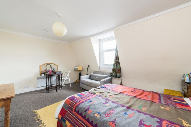 TFF 128A Lewisham Way, London photo 2
