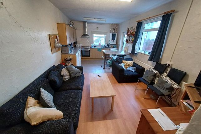 Whitchurch Road, Cardiff photo 3