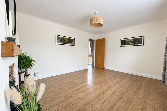 3, Woodside Chase, Hawkwell photo 4