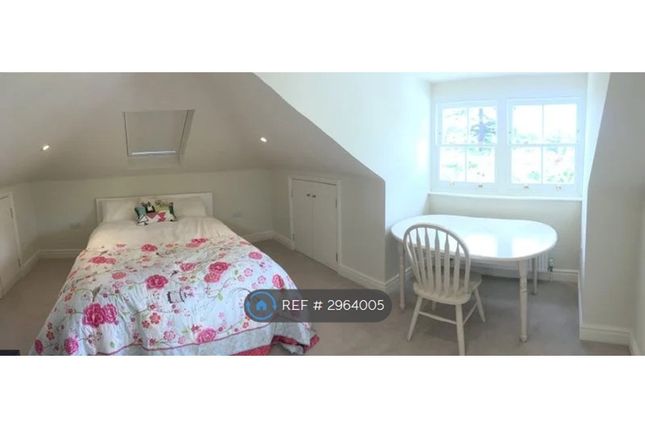 Little Guildown House, Guildown Road, Guildford photo 2