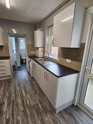 76 Lower Road, KENT photo 4
