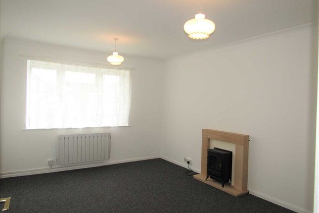 Flat to rent in Staindale Road, Scunthorpe