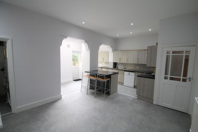 69, Park Road, Ilford photo 3