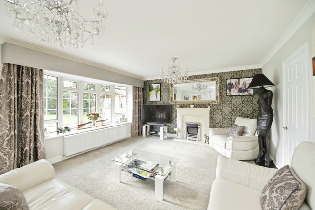 2a, Kings Gardens, Upminster photo 2