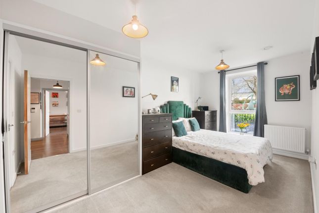 Flat for sale in Laurina Apartments, 10 Carnation Gardens, Hayes