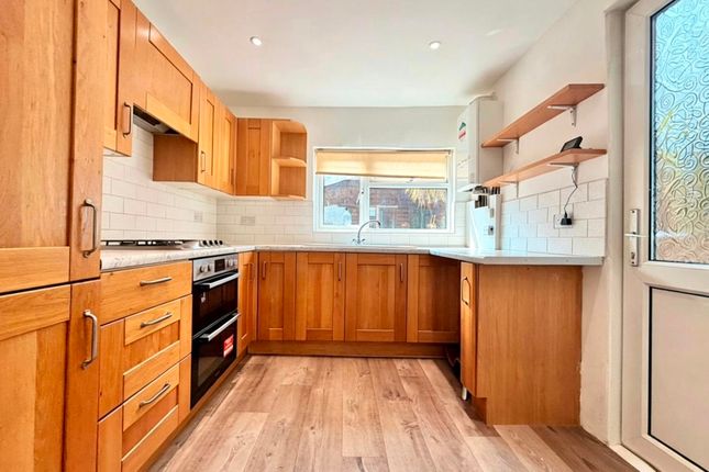 21, Roberts Road, Exeter photo 3