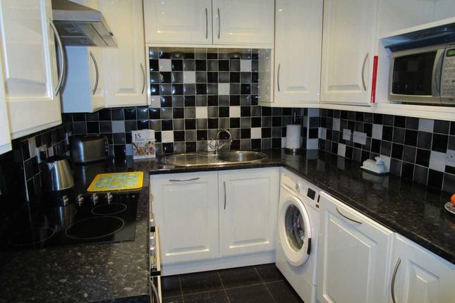 12 Fraser Street, Oldham photo 5