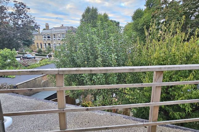 Top Flat, Twickenham photo 5