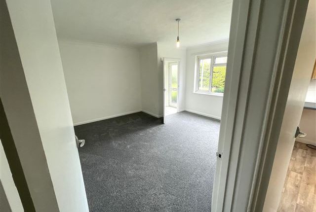 Flat 4, Campbell Court Goring Street Goring By Sea, Worthing photo 3