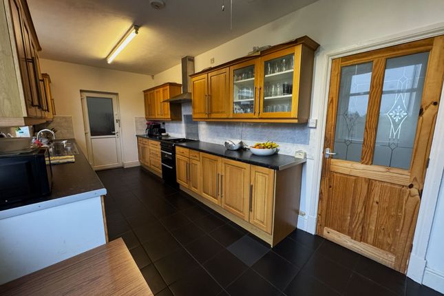 1 Brook Road, Leicester photo 4