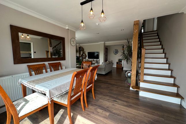 103 Finborough Road, Stowmarket photo 3