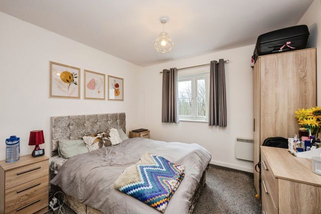 55, Moorland Green, Swansea photo 4