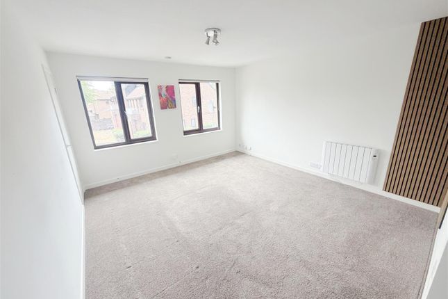 29, Coulter close, Hayes photo 2