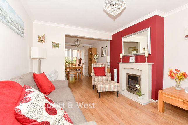 7, Covert Close, Crawley photo 3