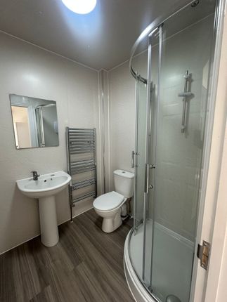 Room 5, 3a Alton Gardens, Luton photo 4