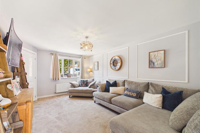 10, Longleat Avenue, Elloughton photo 2