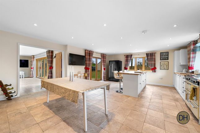 Oak Tree Cottage, Little Laver, Ongar photo 3