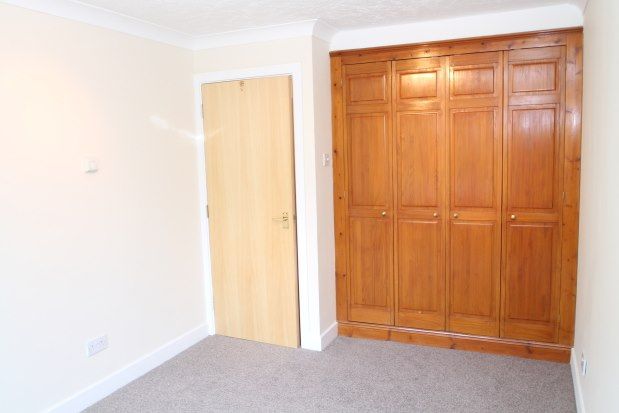 Flat to rent in Rowan House, Whyteleafe