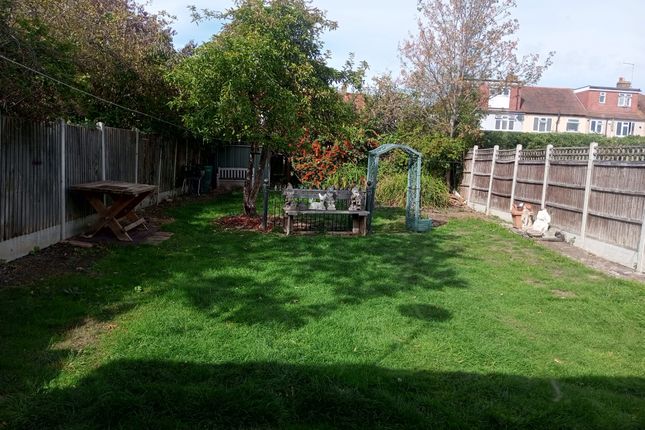 Heather Gardens, Romford,Dagenham,RM,RM2,RM3,RM5,RM8,RM6 photo 3