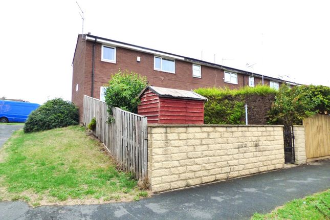 20, Coal Hill Gardens, Leeds photo 3