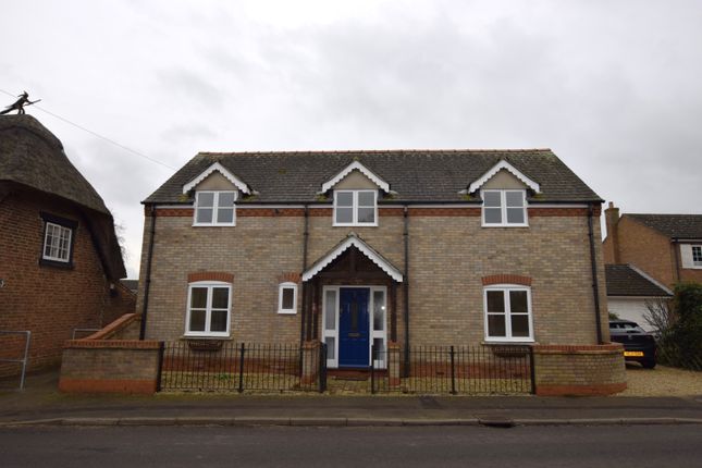 Detached house to rent in East Street, Bluntisham, Huntingdon PE28