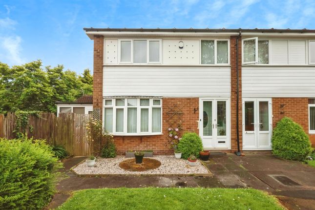 Thumbnail Terraced house for sale in Evenlode Close, Solihull