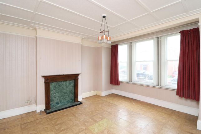 23, Blenheim Road, St. Albans photo 2