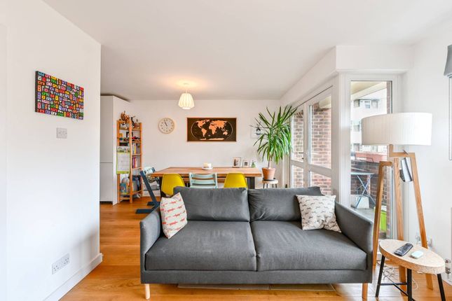 Flat for sale in Maygood Street, Angel, London