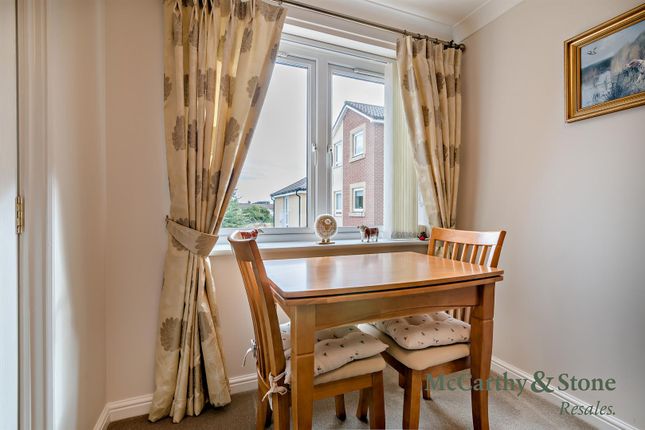 25 Fussells Court, Station Road, Weston-Super-Mare photo 4