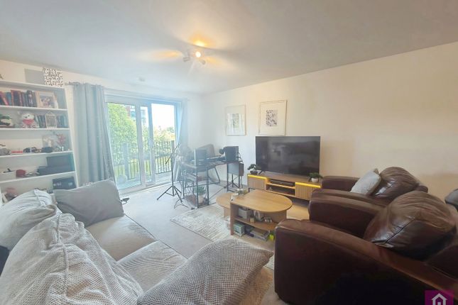 32, Steele House, Salford photo 2