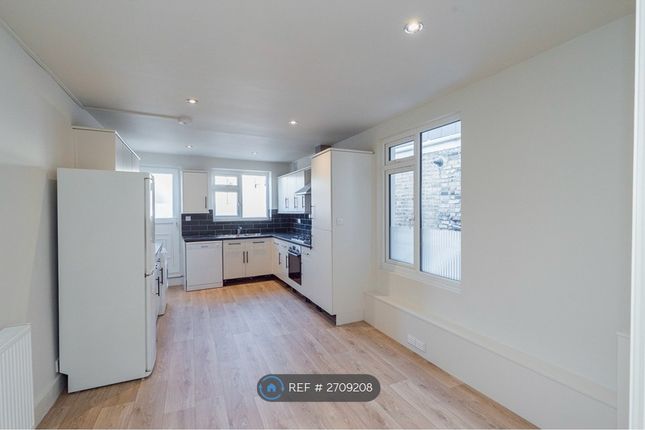 Large Eat In Kitchen