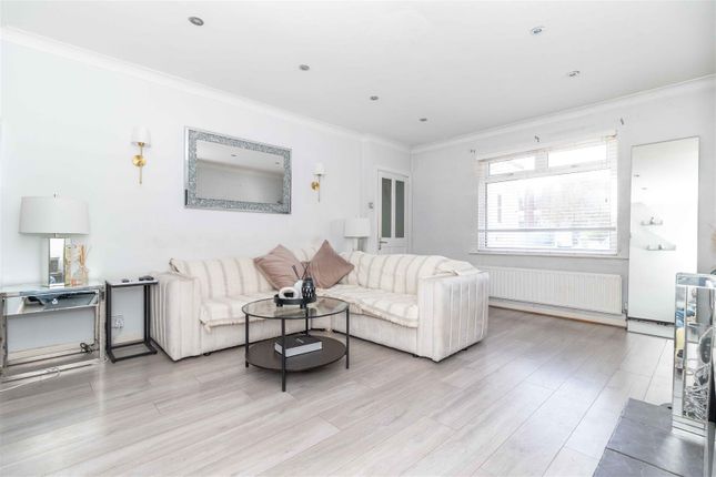 12, Cumbrian Close, Worthing photo 2