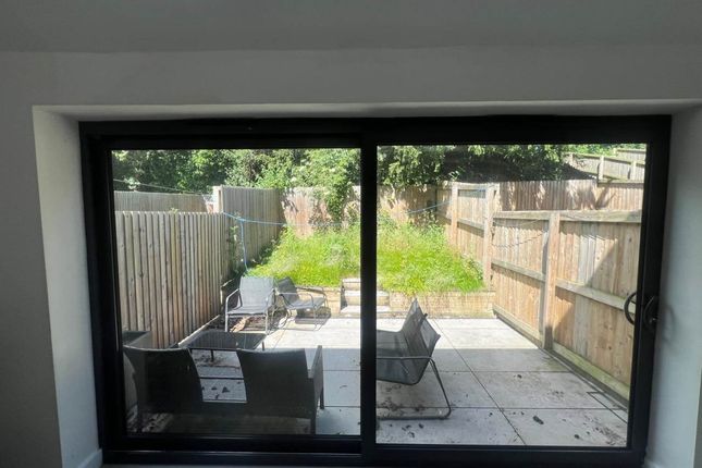 06 Cliff Oaks, Leeds, Leeds photo 5