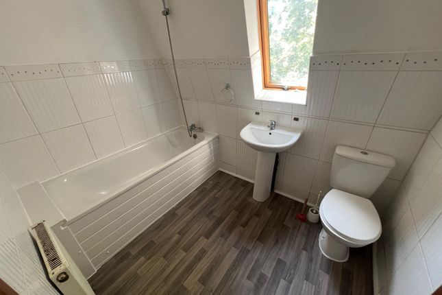 655E, Barking Road, London photo 3