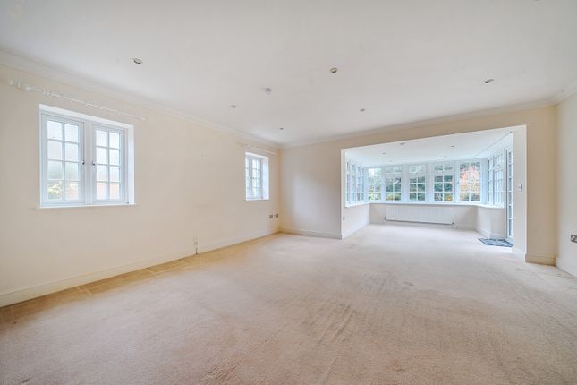 9, Great Austins House, 90, Tilford Road, Farnham photo 3