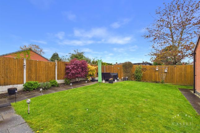 27, Frezenberg Close, Burbage photo 4
