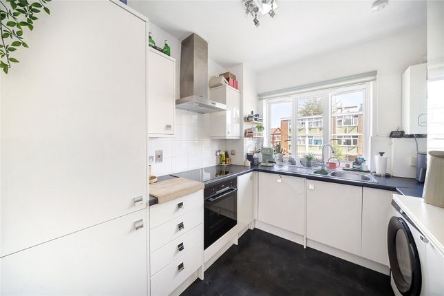 Flat 16, Lessar Court,, Lessar Avenue, London photo 4