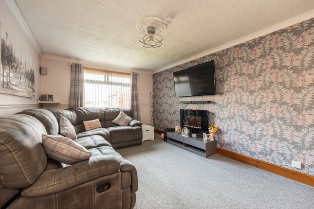 141, Eastfield Drive, Penicuik photo 2