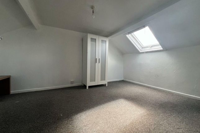 Thumbnail Maisonette to rent in Brookside Crescent, Newcastle Upon Tyne