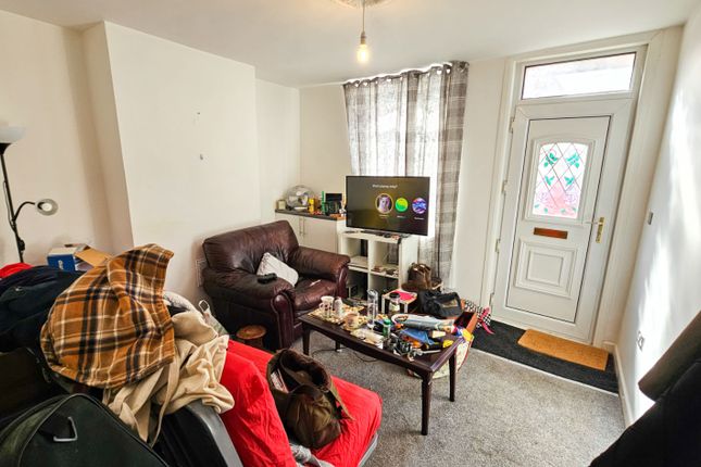 8, Hazel Grove, Nottinghamshire photo 2